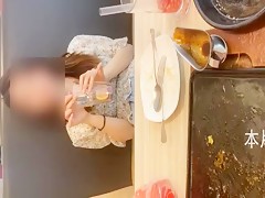 餐厅搭讪女神少妇，洗手间直接野战